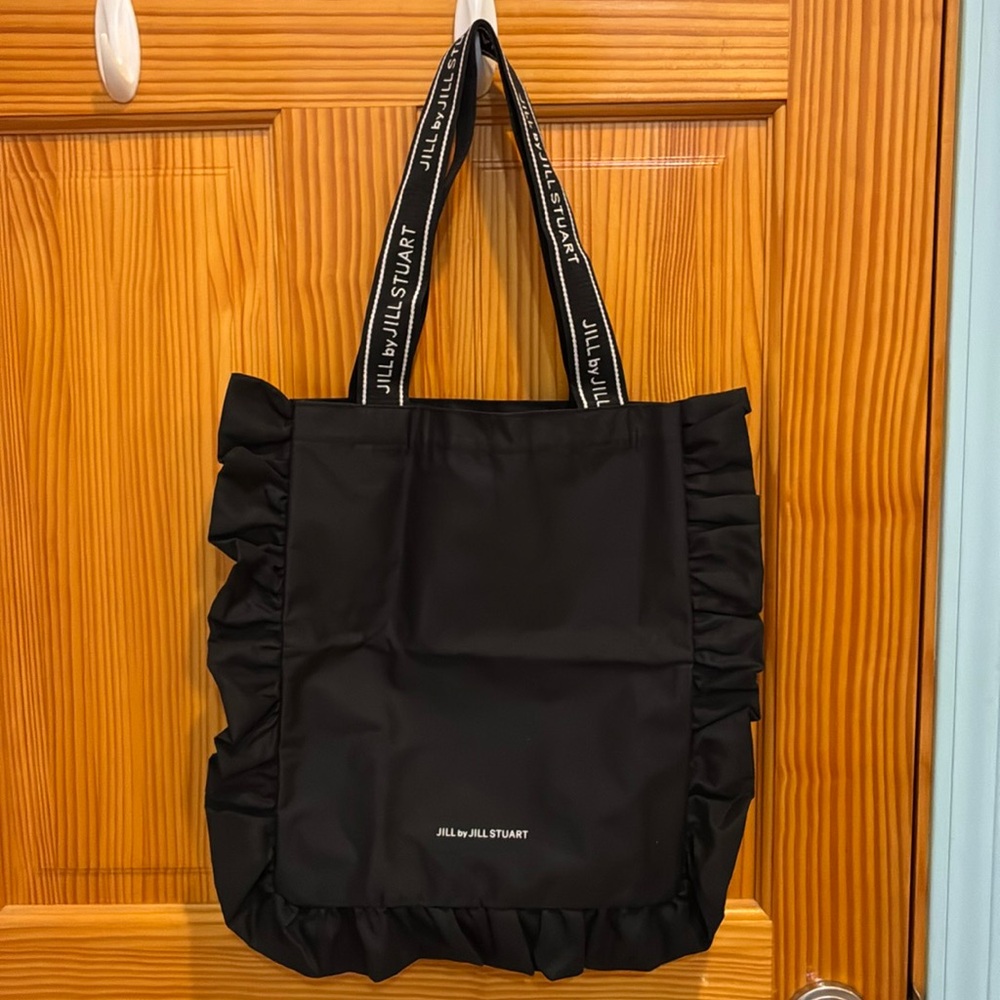 Sounds exciting! The Jill Stuart Elegant Black Ruffle Tote from Japan exclusive